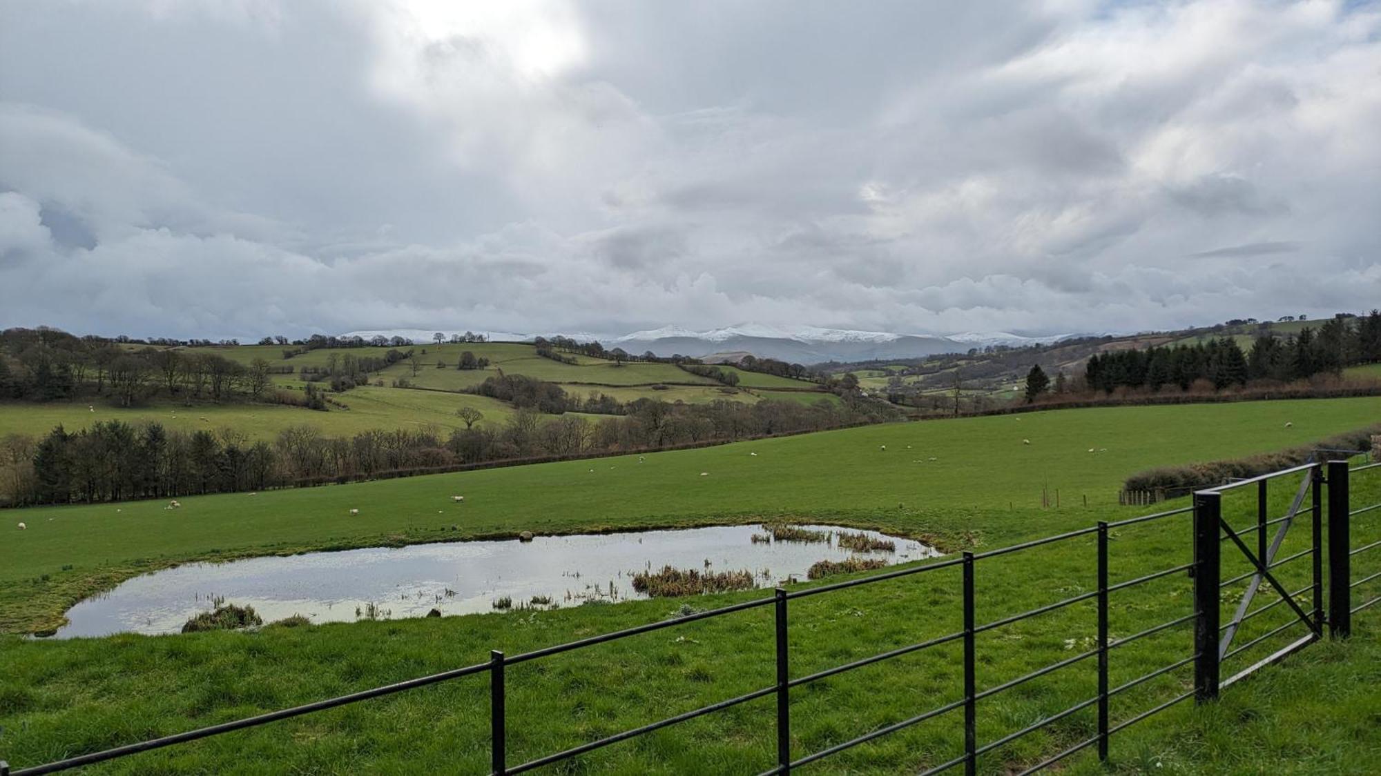 Vale Farm Cottages ブレコン エクステリア 写真