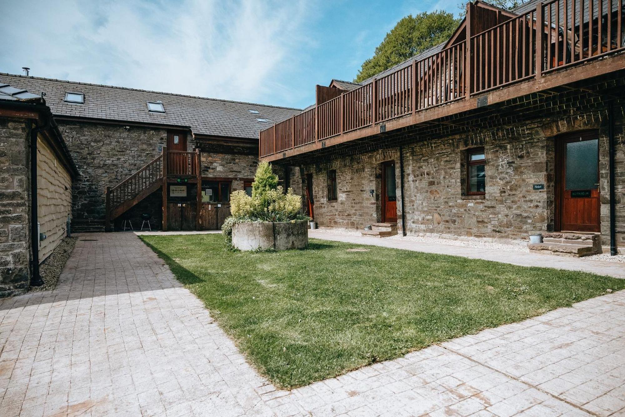 Vale Farm Cottages ブレコン エクステリア 写真