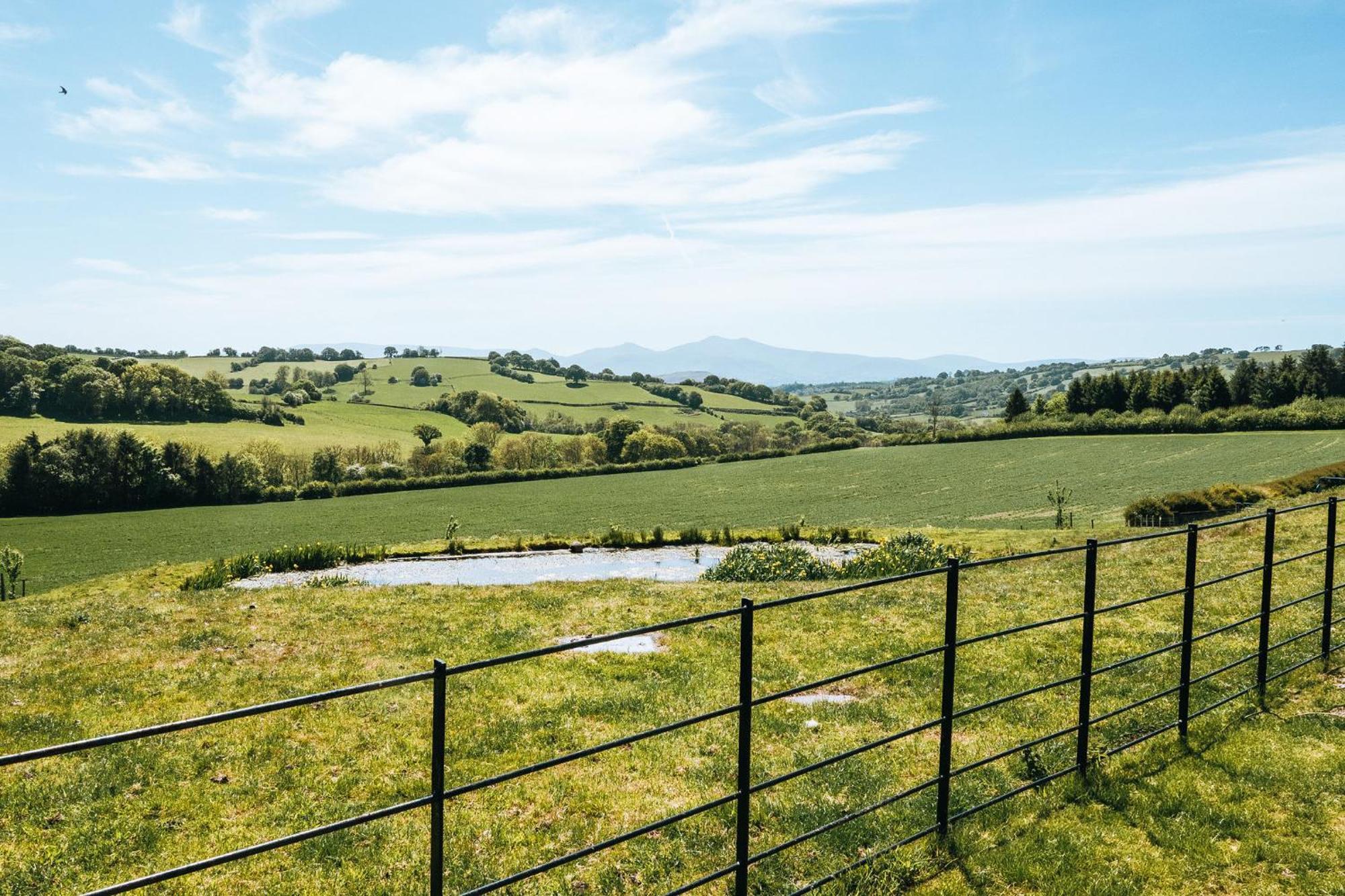 Vale Farm Cottages ブレコン エクステリア 写真